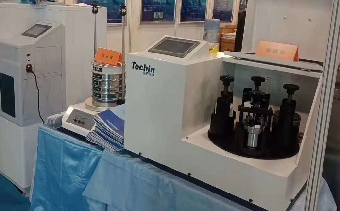 CECIA202091香蕉成人A片最新版官网展台